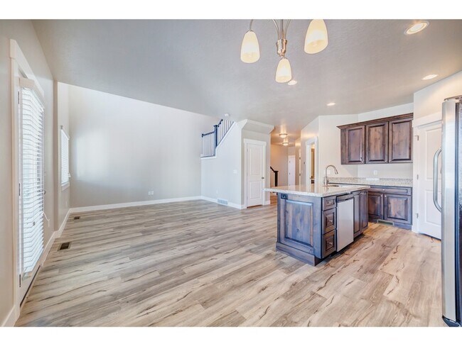 Building Photo - 1155 S 225 E