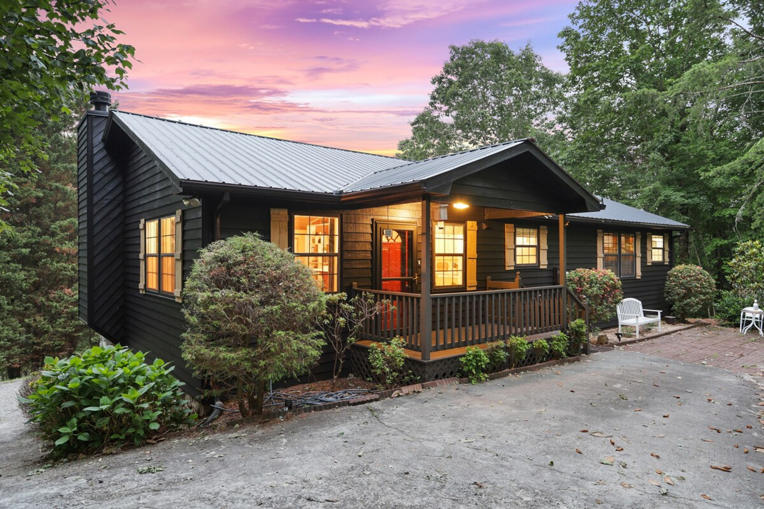 Building Photo - 443 Fox Run Dr