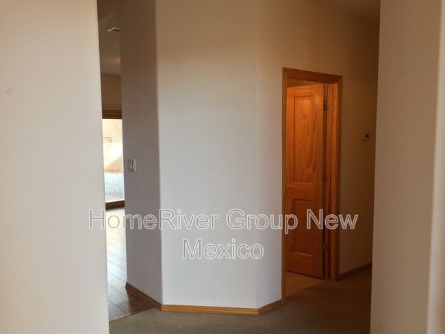 Building Photo - 828 Kipuka Dr NW