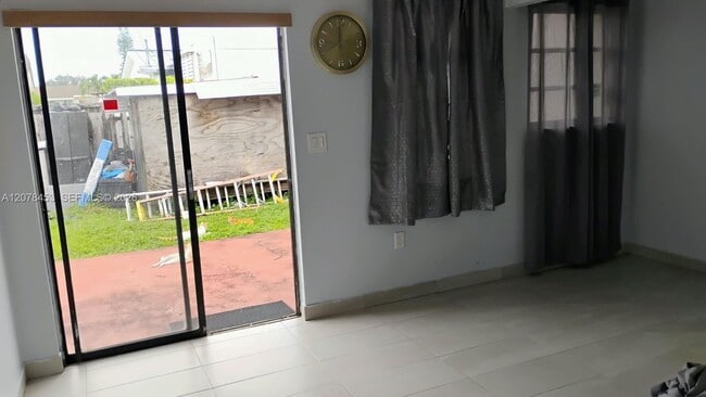 Building Photo - 2421 SW 93rd Ct
