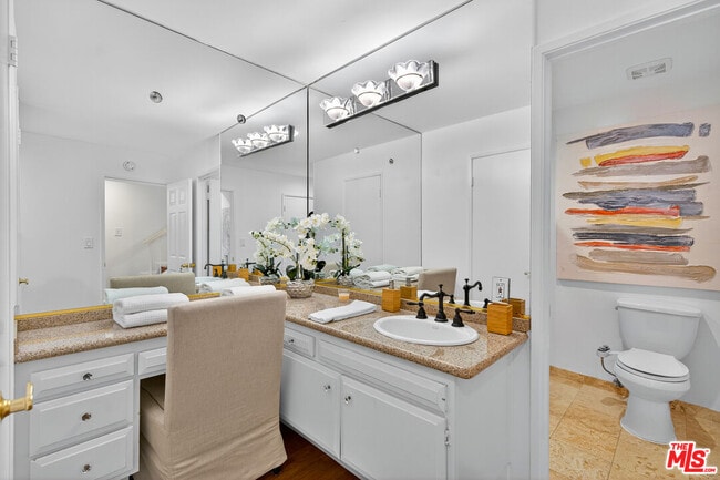 Building Photo - 1920 Pandora Ave