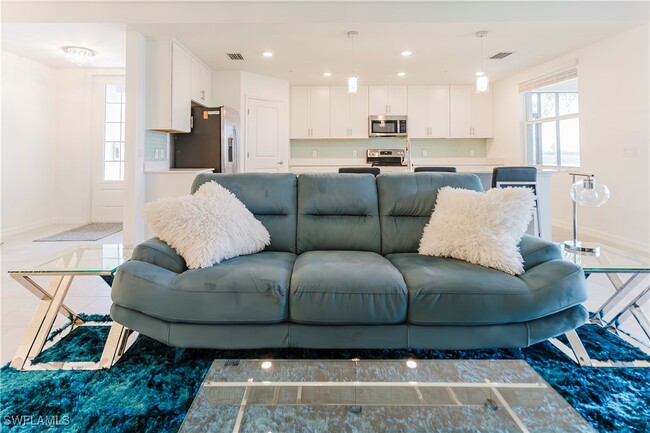 Building Photo - 5740 Oakmont Ct