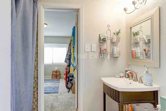 Building Photo - 795 Salem St