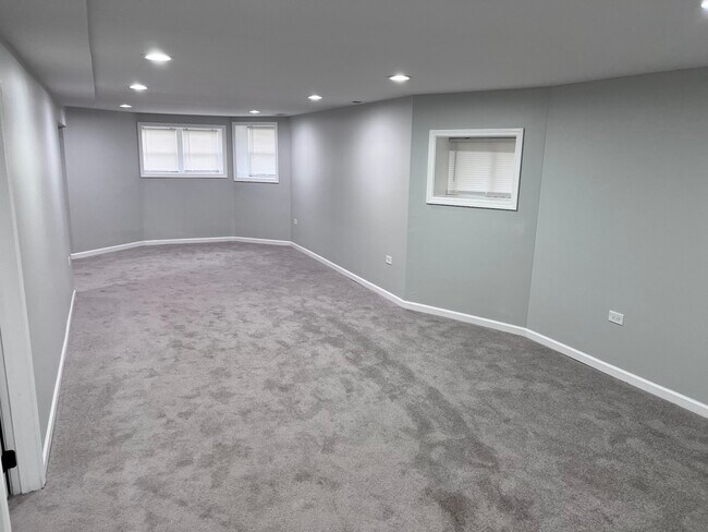 Building Photo - 1024 N Monticello Ave