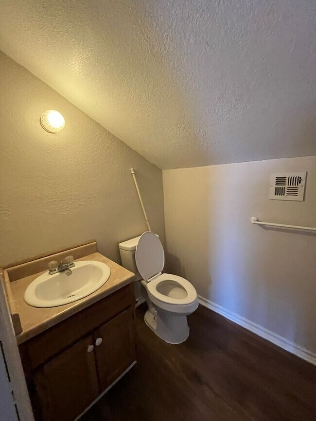 Building Photo - 3609/11 N Drexel