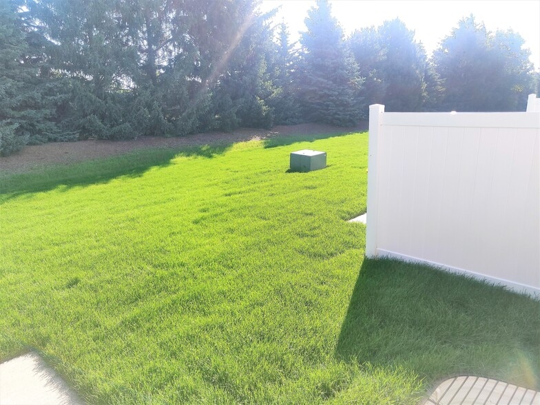 Backyard fence - 1925 Turtle Creek Ct