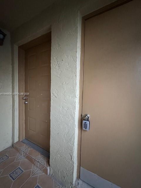 Building Photo - 321 Lakeview Dr