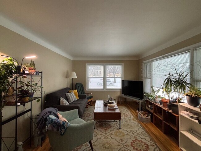 Building Photo - 1521-1525 Oxford St North