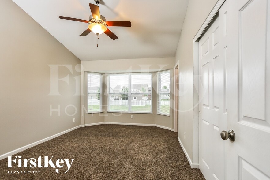 Building Photo - 322 Aspen Creek Dr