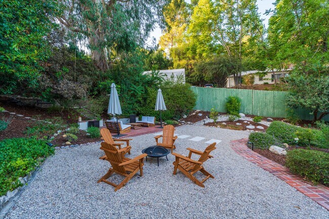 Building Photo - Beautiful Tarzana Rental!