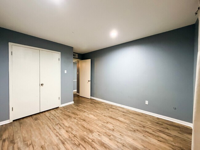 Building Photo - 12633 Memorial Dr