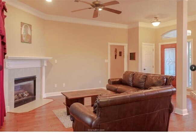 Building Photo - 4200 Colchester Ct