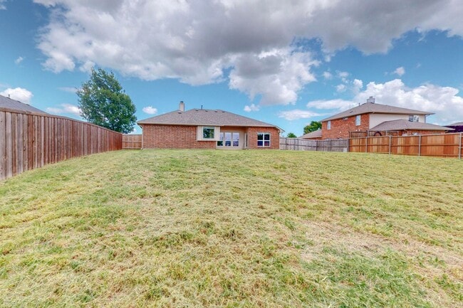 Building Photo - **Now pre-leasing, available to view early...