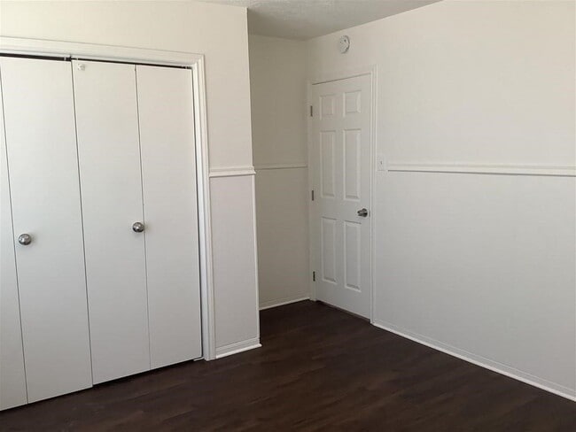 Building Photo - 13318 Hilltop Cir