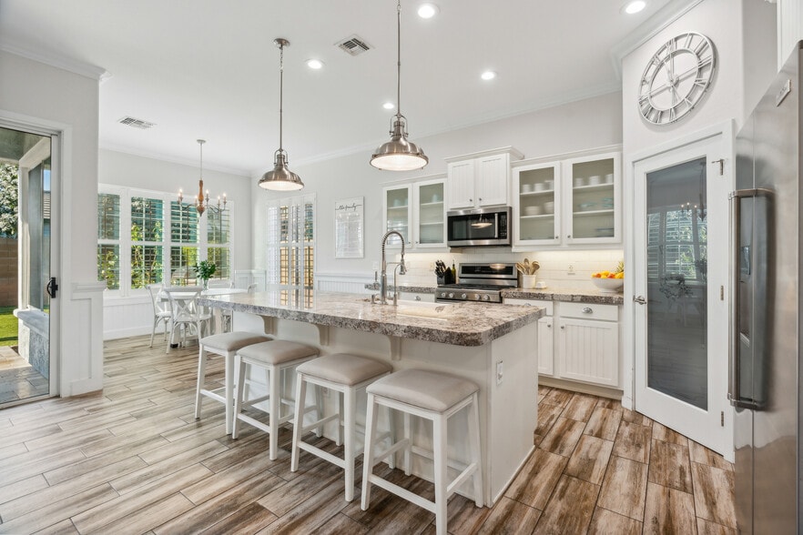 Building Photo - 10560 E Nichols Ave