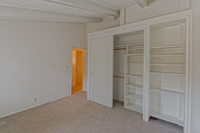 Building Photo - SPACIOUS, 2-STORY, 3BR2.5BA LAKESIDE CONDO...