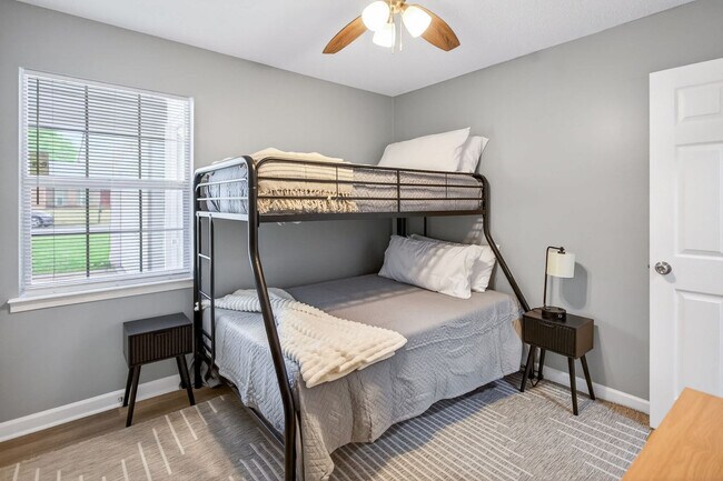 Building Photo - 2420 Haddington Rd