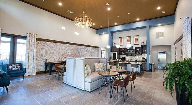 Building Photo - 12500 Shadowglen Trce