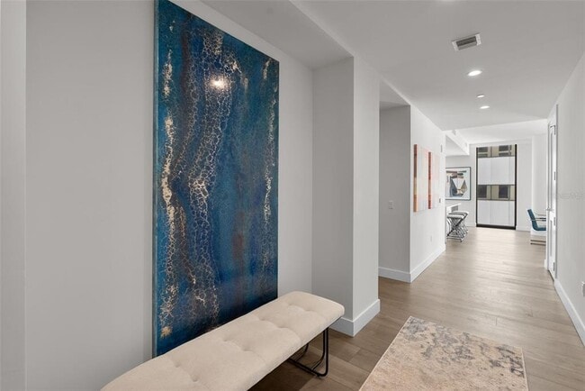 Building Photo - 301 1st St S