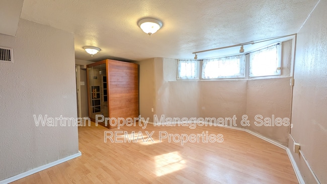 Building Photo - 2102 W Kiowa St