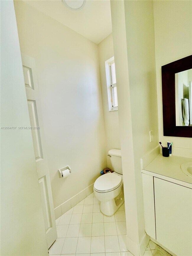 Building Photo - 4006 NE 20th St