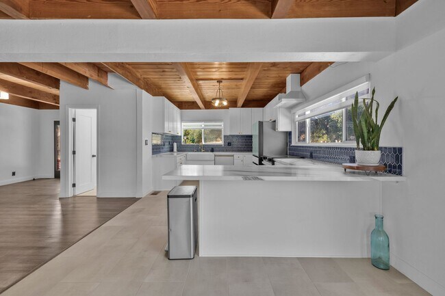 Building Photo - 3/3 HOME available NOW in DESCANSO w/ gara...