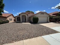 Building Photo - Beautiful & Cozy Chandler Home!