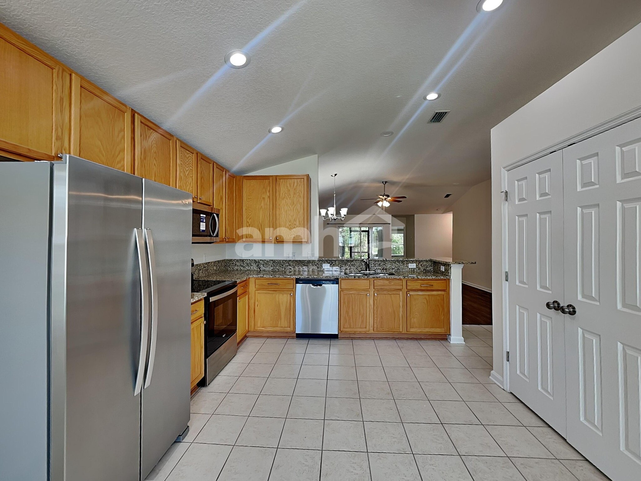 Building Photo - 1020 Beckingham Dr