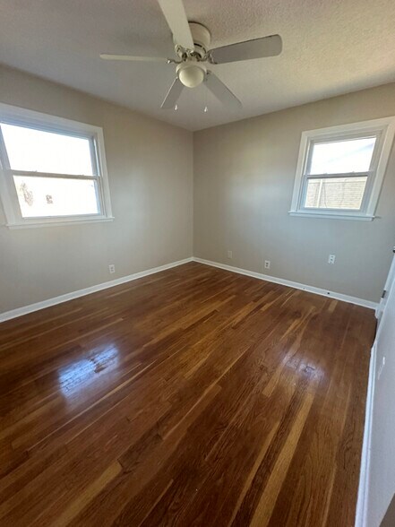 Building Photo - 4025 Knollbrook Dr NW