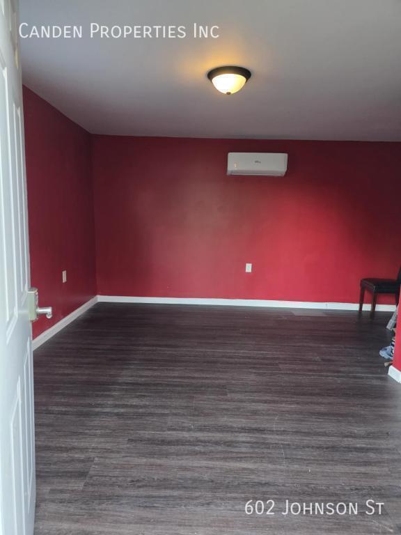 Building Photo - 602 Johnson St