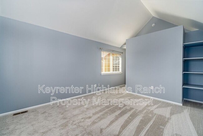 Building Photo - 10557 W Maplewood Dr