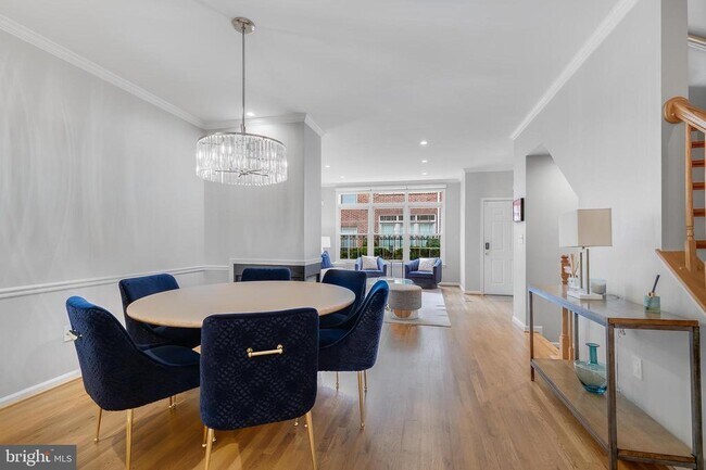 Building Photo - 1507 N Colonial Terrace