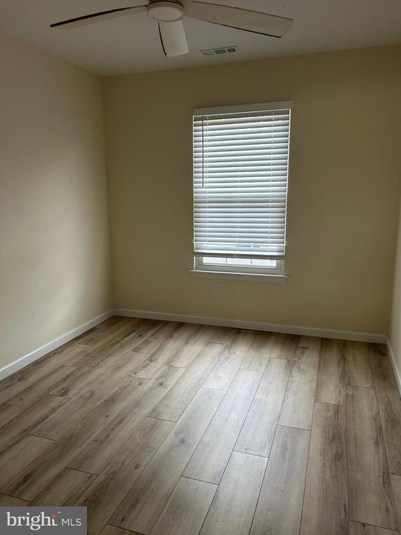 Building Photo - 1682B Thornwood Dr