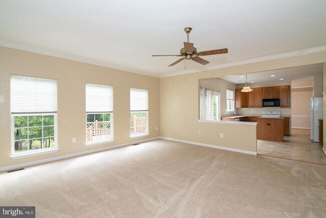 Building Photo - 3018 Desert Palm Ct