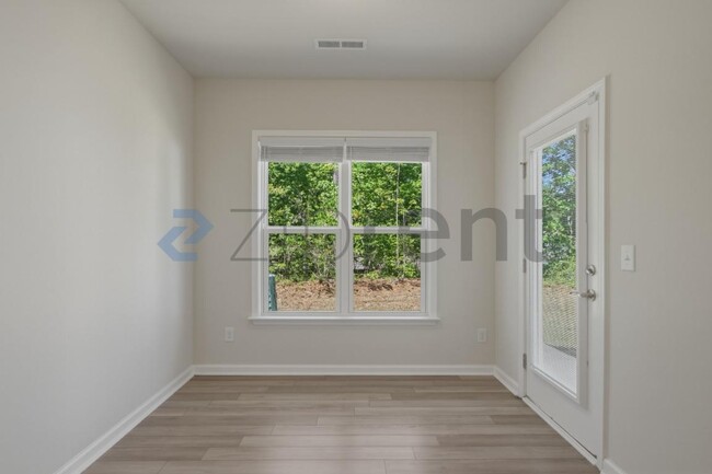 Building Photo - 1015 Badlands St