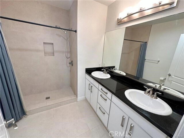 Building Photo - 441 N Los Robles Ave
