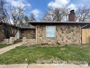 Building Photo - 1807 Beaumont Dr