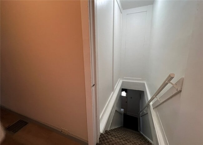 Building Photo - 912 Magee St