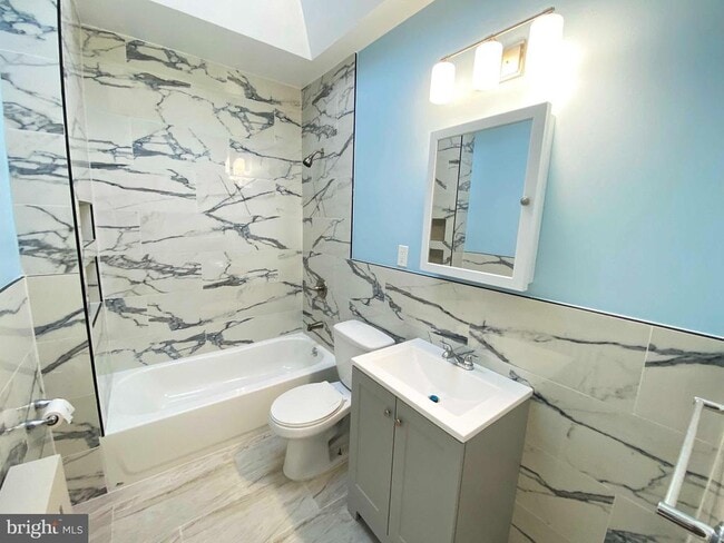 Building Photo - 4055 N 9th St