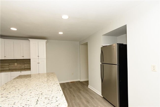 Building Photo - 3 Bedrooms.  2.5 Baths. Luxury Upgrades