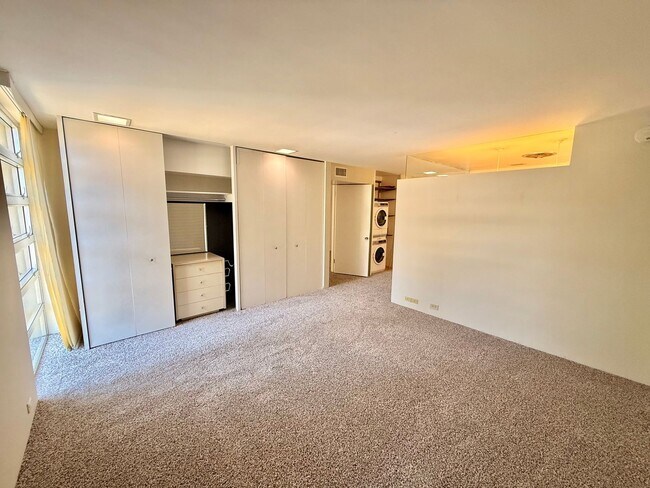 Building Photo - Mid-Century Modern Condo with Views of Balboa Park - 2 Bed x 2 Bath with Parking