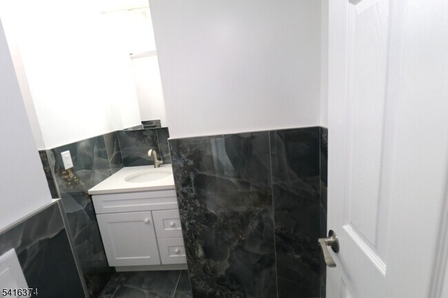 Building Photo - 22 St Francis St