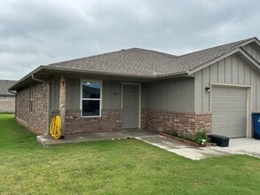 Building Photo - 55 and up community!  Flexible terms and easy application process, one small pet ok with addition...
