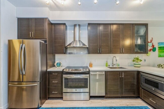 Building Photo - VIK Condominiums - 1 bedroom