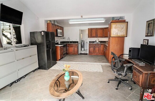 Building Photo - 3612 Tuller Ave