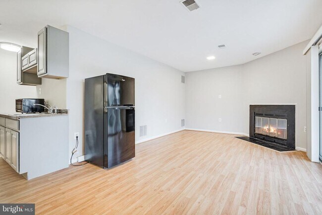 Building Photo - 7306 St Johns Ct