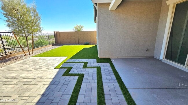 Building Photo - 32029 N 123rd Ln