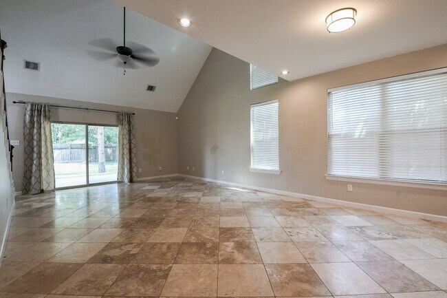 Building Photo - 10506 Chateau Ln