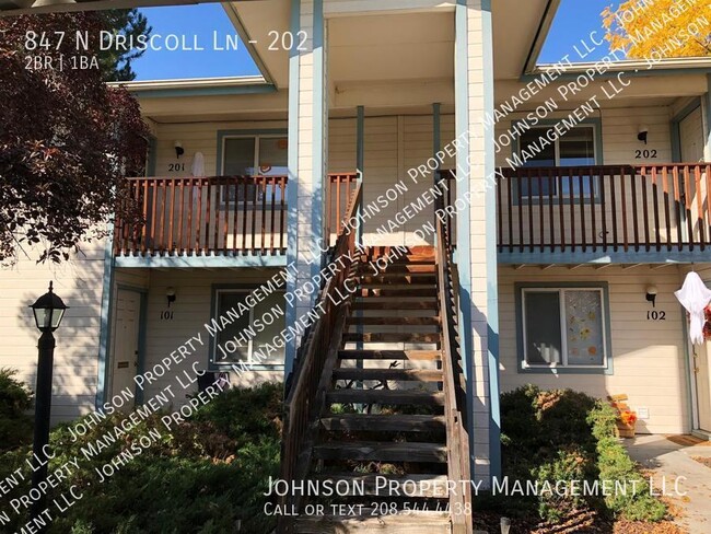 Primary Photo - Nice upstairs apartment near Whitewater Pa...