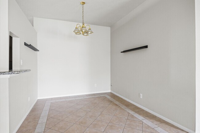 Building Photo - 19739 Mountain Dale Dr